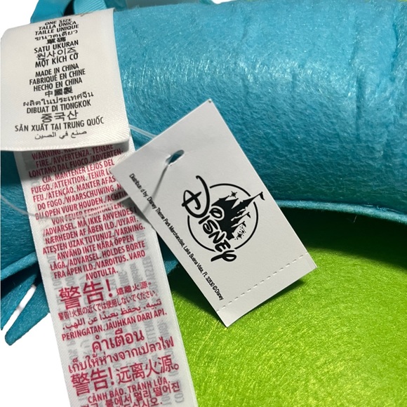 BNWT. DISNEY PARKS 2022 PIXAR WREATH - Picture 3 of 5